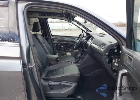 2021 Volkswagen Tiguan 2.0T Se/2.0T Se R-Line Black/2.0T Sel z USA, uszkodzony, nr VIN 3VV2B7AX5MM037525